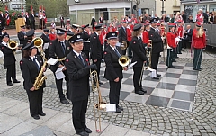 Oppstilt  på torget saman med Tu skulekorps 